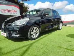 Preto Usado 2017 Renault Clio IV LIMITED Sedan | € 10.400 (Preço elevado)