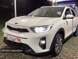 Branco Usado 2021 Kia Stonic SUV | € 13.900 (Preço justo)
