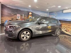 Cinza Usado 2021 BMW 116 Advantage Citadino | € 21.500 (Preço justo)
