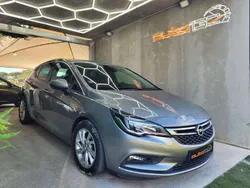 Cinzento Usado 2017 Opel Astra Innovation | € 12.990 (Preço justo)