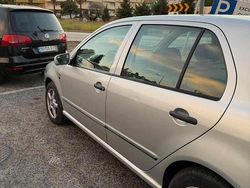 Cinzento Usado 2001 Skoda Fabia Citadino | € 2.950 (Caro)