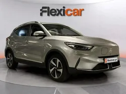 Cinza Usado 2023 MG ZS Luxury Sedan | € 27.990 (Preço justo)