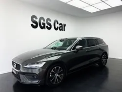 Cinza Usado 2021 Volvo V60 Momentum Carrinha | € 32.000 (Preço justo)