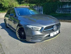 Cinza Usado 2019 Mercedes A180 AMG line Citadino | € 24.990 (Preço elevado)