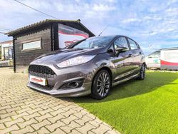 Cinzento Usado 2017 Ford Fiesta | € 12.900 (Preço justo)