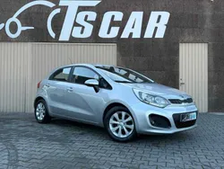 Cinzento Usado 2012 Kia Rio | € 6.990 (Preço justo)