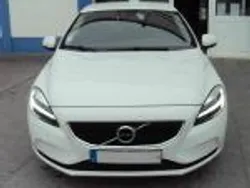 Branco Usado 2018 Volvo V40 Momentum Carrinha | € 14.250 (Preço justo)