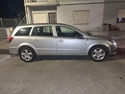 Usado 2006 Opel Astra Sedan | € 1.800 (Bom preço)