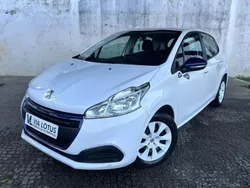 Branco Usado 2016 Peugeot 208 Citadino | € 8.900 (Preço elevado)