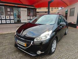 Cinzento Usado 2014 Peugeot 208 Citadino | € 12.990 (Caro)