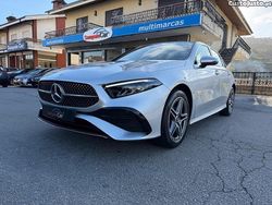Cinza Usado 2023 Mercedes A250 AMG line Citadino | € 33.990 (Preço justo)