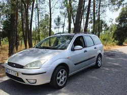 Usado 2002 Ford Focus Sedan | € 2.250 (Preço justo)