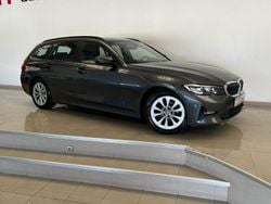 Cinza Usado 2020 BMW 320 Sport Line Carrinha | € 28.800 (Bom preço)
