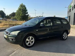 Usado 2005 Ford Focus Sedan | € 3.250 (Preço justo)