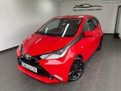 Vermelho Usado 2017 Toyota Aygo X-play Citadino | € 13.450