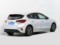 Cinzento Usado 2023 Ford Focus | € 20.900 (Preço justo)