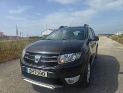 Cinzento Usado 2015 Dacia Sandero Citadino | € 9.490 (Preço justo)