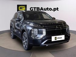 Cinza Novo 2025 Mitsubishi Outlander Intense SUV | € 54.900