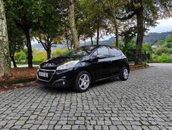 Preto Usado 2018 Peugeot 208 Citadino | € 10.950 (Preço justo)