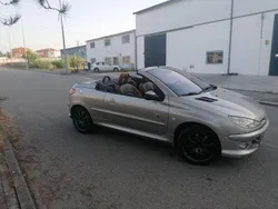 Usado 2003 Peugeot 206 CC Roland Garros Cabrios | € 3.850