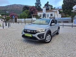 Cinzento Usado 2024 Dacia Sandero Citadino | € 16.950 (Bom preço)