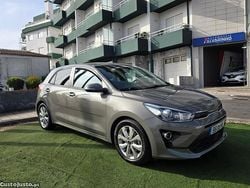 Cinza Usado 2023 Kia Rio Citadino | € 16.950 (Preço justo)