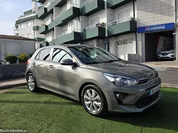 Cinza Usado 2023 Kia Rio Citadino | € 16.950 (Preço justo)