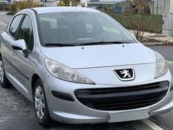 Usado 2008 Peugeot 207 Sedan | € 3.799 (Preço justo)