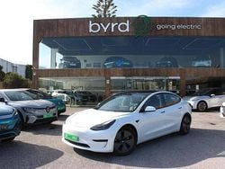 Branco Usado 2021 Tesla Model 3 Standard Range Plus Sedan | € 27.900 (Preço justo)