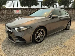 Cinza Usado 2020 Mercedes A180 AMG line | € 27.950 (Preço justo)