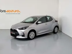 Cinzento Usado 2022 Toyota Yaris Hybrid | € 20.750 (Preço justo)