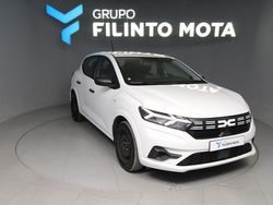Branco Usado 2024 Dacia Sandero Essentiel Citadino | € 16.740 (Bom preço)