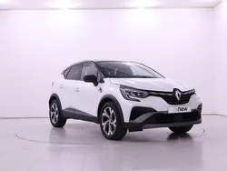 Branco nacarado / tejadilho preto estrela Usado 2023 Renault Captur RS Line SUV | € 20.900 (Preço justo)