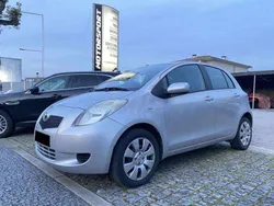 Cinzento (metalizado) Usado 2007 Toyota Yaris | € 6.490 (Preço justo)