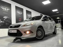 Cinzento Usado 2009 Ford Focus Citadino | € 10.900