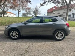 Cinzento Usado 2014 Mercedes GLA220 SUV | € 19.500