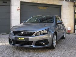 Cinza Usado 2019 Peugeot 308 Active | € 11.950 (Preço justo)