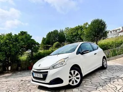 Branco Usado 2016 Peugeot 208 Citadino | € 7.850 (Bom preço)