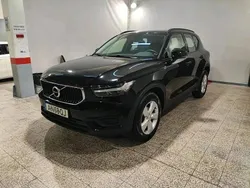 Preto Usado 2022 Volvo XC40 Momentum SUV | € 26.400 (Preço justo)