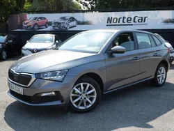 Cinzento Usado 2023 Skoda Scala Citadino | € 14.850 (Super Preço)