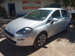 Cinza Usado 2017 Fiat Punto Lounge Citadino | € 9.000 (Preço elevado)