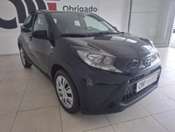 Preto Usado 2023 Toyota Aygo Play Citadino | € 15.500 (Preço justo)