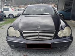 Branco Usado 2001 Mercedes C200 Elegance Sedan | € 4.999 (Preço justo)