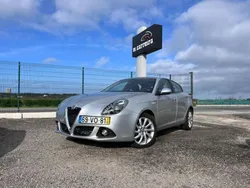 Cinzento Usado 2017 Alfa Romeo Giulietta Distinctive Citadino | € 15.490