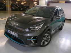 Cinza Usado 2021 Kia e-Niro SUV | € 22.990 (Preço justo)