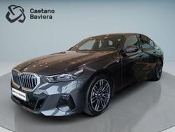 Cinza Usado 2024 BMW 520 Sedan | € 54.900