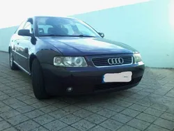 Azul Usado 2001 Audi A3 Citadino | € 4.999