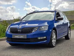 Azul Usado 2020 Skoda Octavia | € 12.500