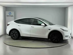 Branco Usado 2024 Tesla Model Y Long Range SUV | € 39.990 (Preço justo)