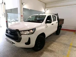 Branco Usado 2024 Toyota HiLux Pickup | € 39.800 (Preço justo)